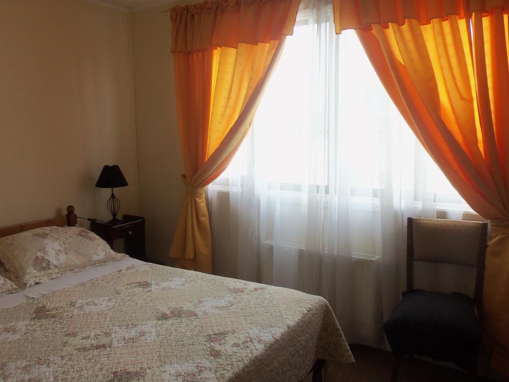 Hostal Joshiken Punta Arenas Exterior photo