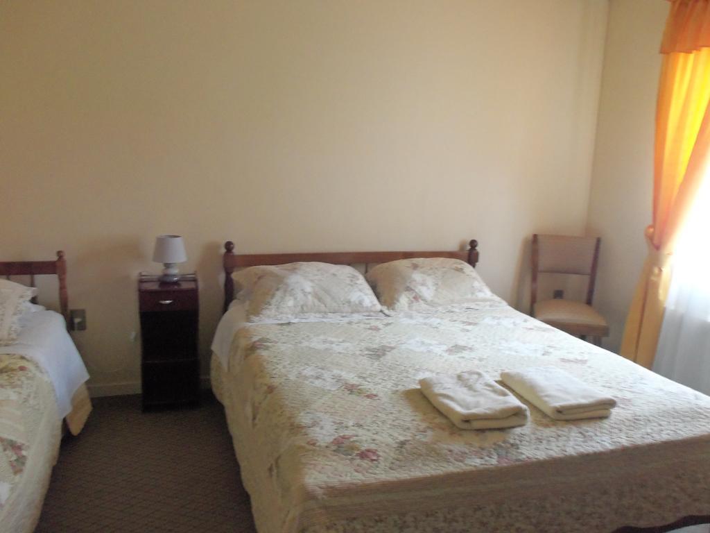 Hostal Joshiken Punta Arenas Room photo
