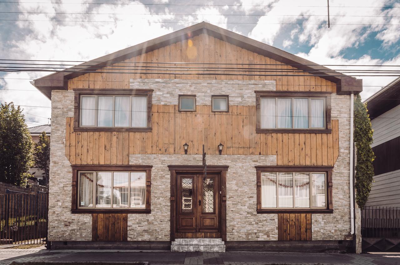 Hostal Joshiken Punta Arenas Exterior photo